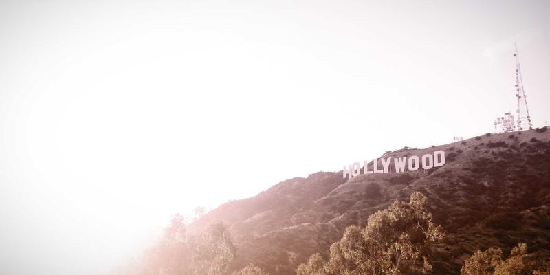 构建技术博客的交互式内容：嵌入式代码沙盒与实时演示开发指南