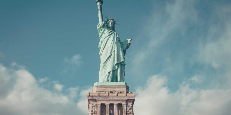 知识分享与算法实践：技术博客安全加固三大防线——XSS、CSRF与数据库注入攻防解析